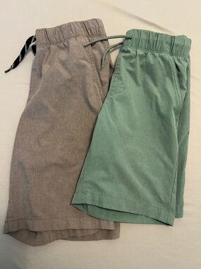Old Navy Kids Pull-On Shorts in Green and Grey
